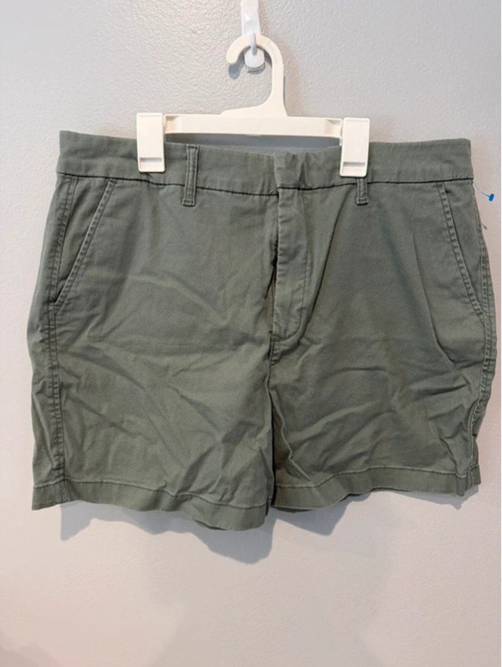 Gloria Vanderbilt Olive Chino Shorts Women’s 16